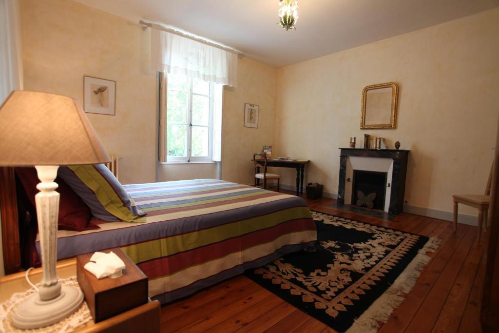 Bed and Breakfast Chateau Du Beugnon à Tigné Chambre photo